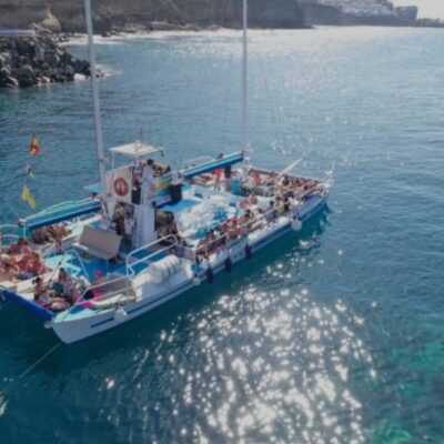 Poszukiwanie delfinów! Rejs katamaranem z all inclusive